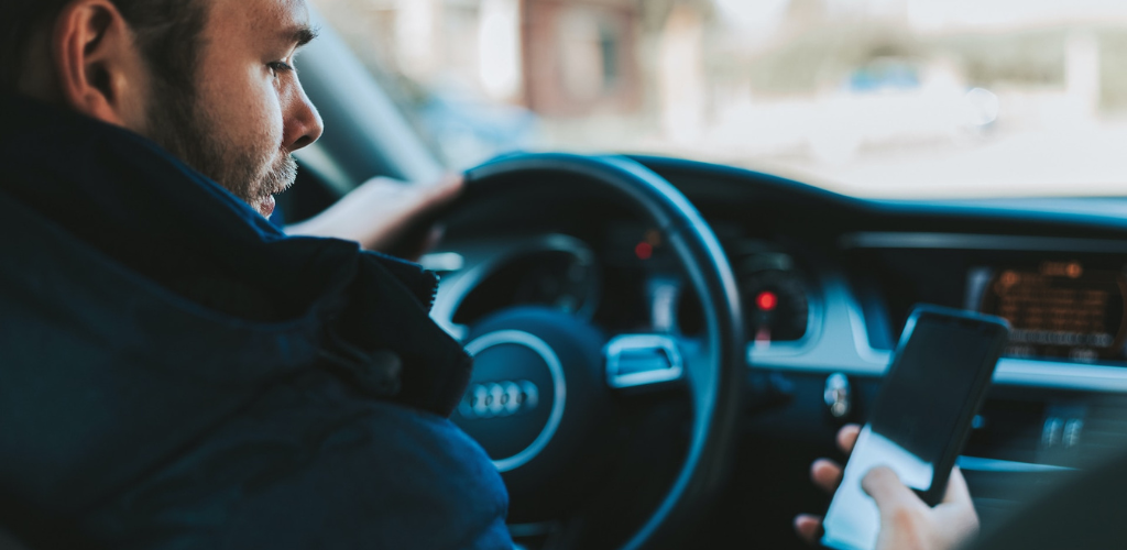 distracted driving accident attorney